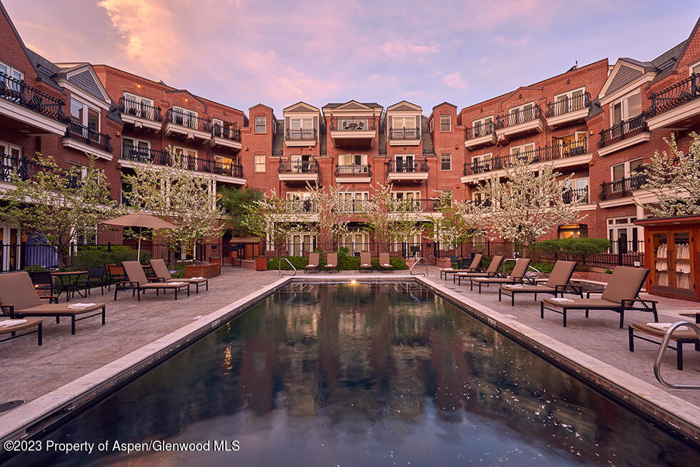 415 East Dean St Unit 31 Week 31  