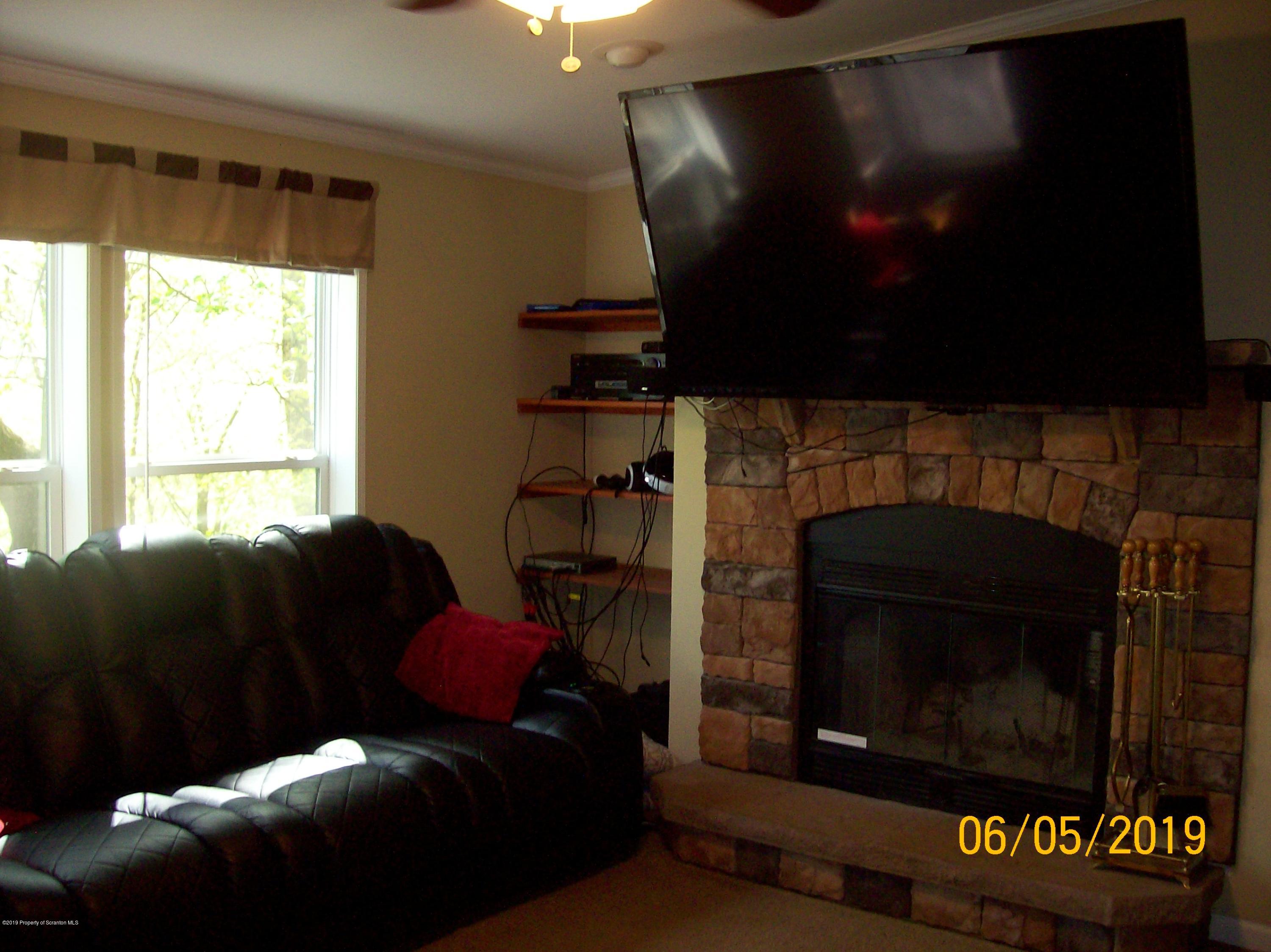 146 Rabbit Lane Tunkhannock, PA 18657 - Photo 7 of 37 Gallery Image 7