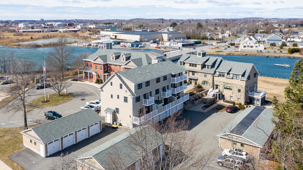 152 Water Street, Unit 17 Danvers, MA 01923 - Photo 4 of 30
