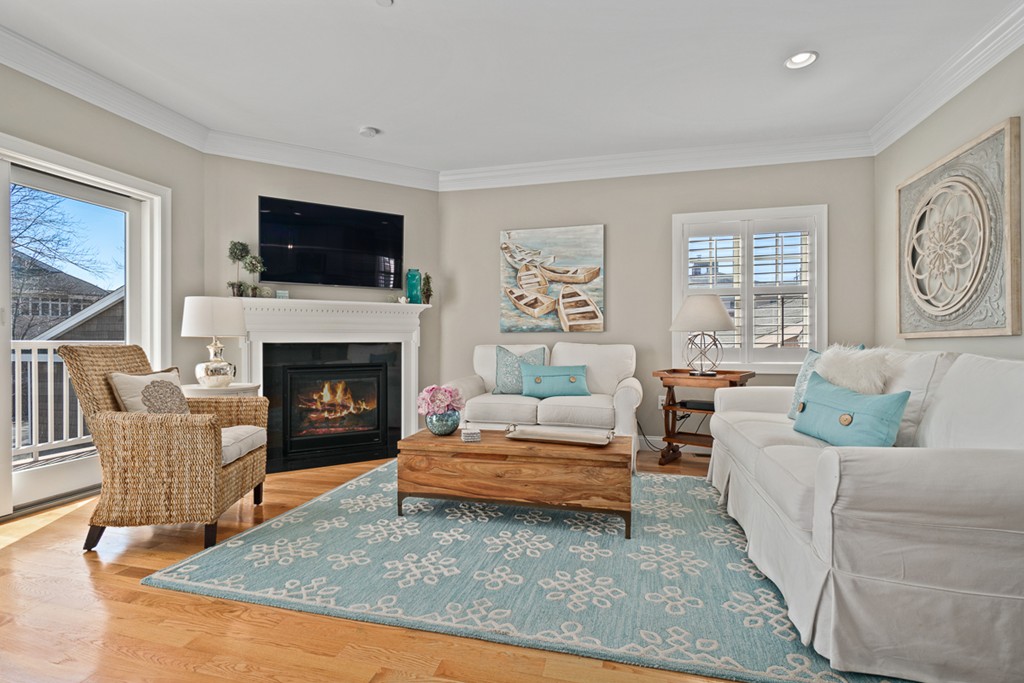 152 Water Street, Unit 17 Danvers, MA 01923 - Photo 5 of 30