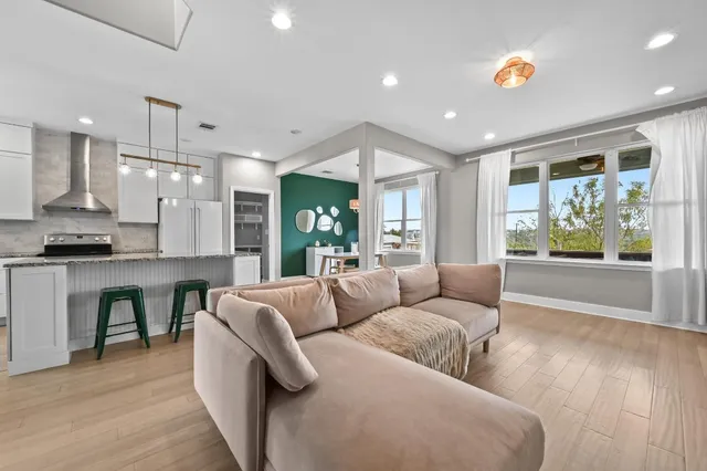 $450,000 | 17305 Lake Wood Circle, Dripping Springs, TX 78620