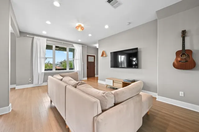 $450,000 | 17305 Lake Wood Circle, Dripping Springs, TX 78620