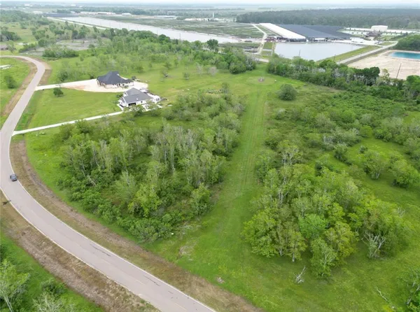 $129,900 | 22603 Chenango Lake Drive, Angleton, TX 77515