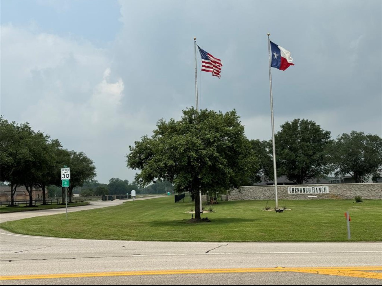 22603 Chenango Lake Drive Angleton, TX 77515 - Photo 9 of 9