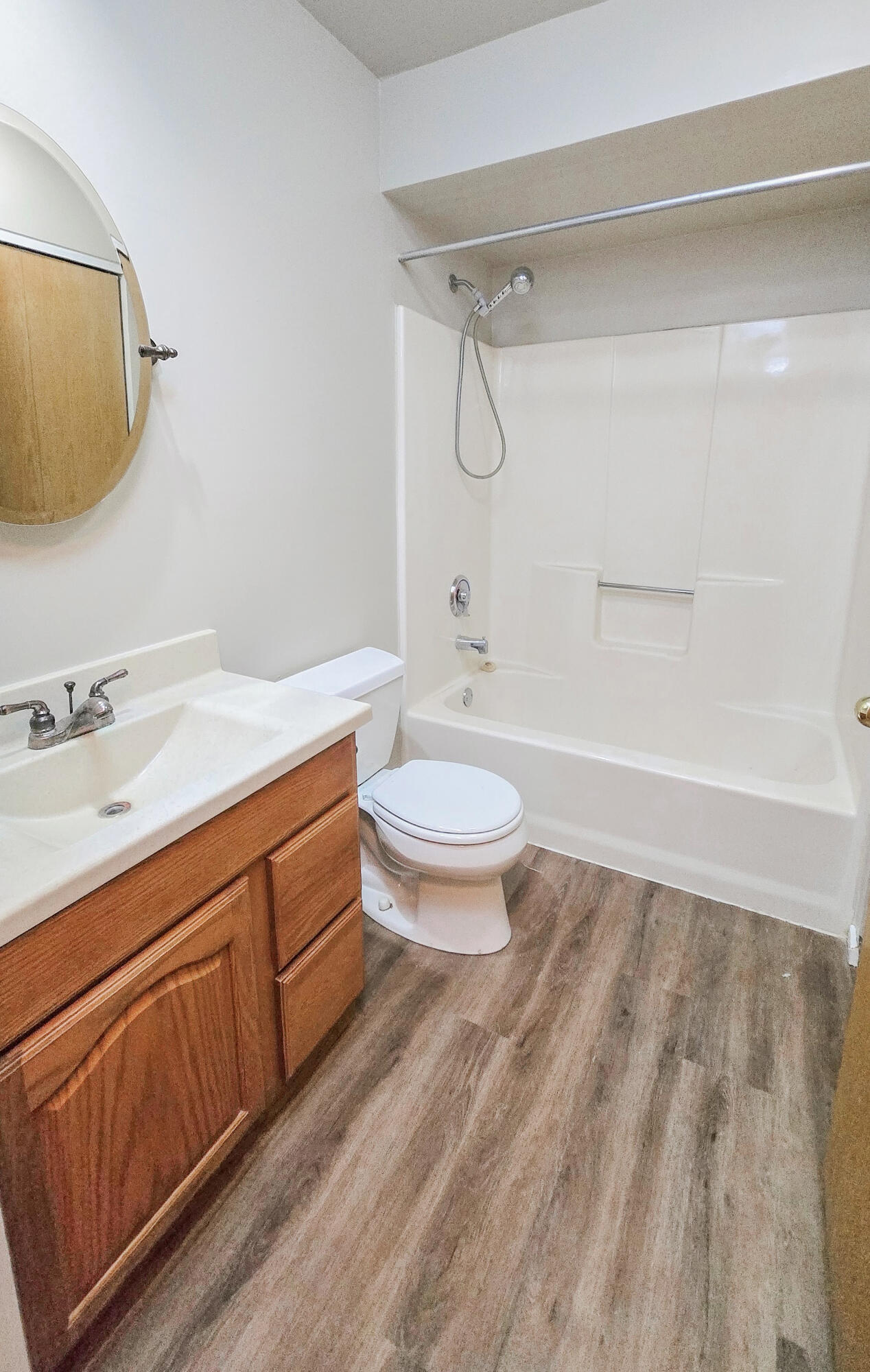 815 West Puetz Road Oak Creek, WI 53154 - Photo 16 of 23 UPDATED BATHROOM