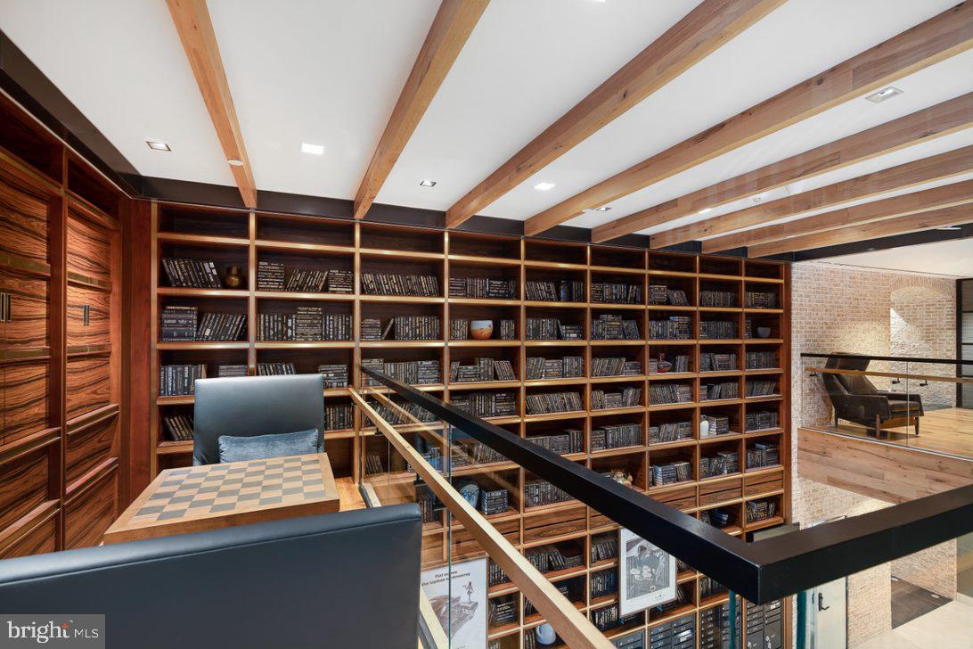 70 N Street Southeast, Unit 1015 Washington, DC 20003 - Photo 19 of 21 eNvy - 2 story library
