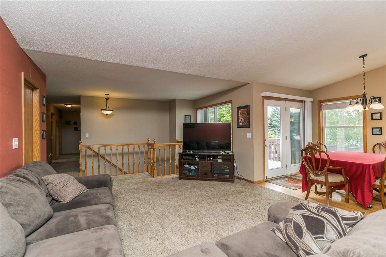 2000 Dows Street Ely, IA 52227 - Photo 8 of 44 Gallery Image 8