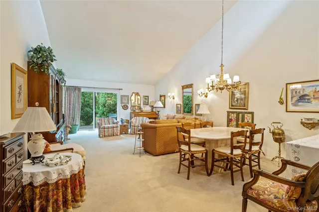 $1,325,000 | 117 Eagles Crescent, Manhasset, NY 11030