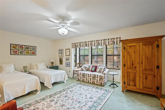 $1,325,000 | 117 Eagles Crescent, Manhasset, NY 11030