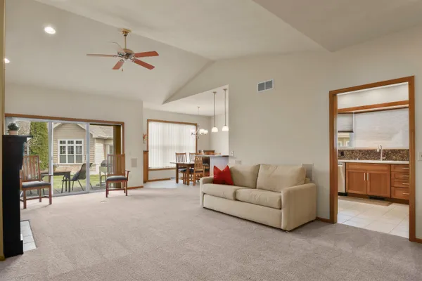 $519,900 | 14 Rembrandt Way, Unit 9, Fitchburg, WI 53711