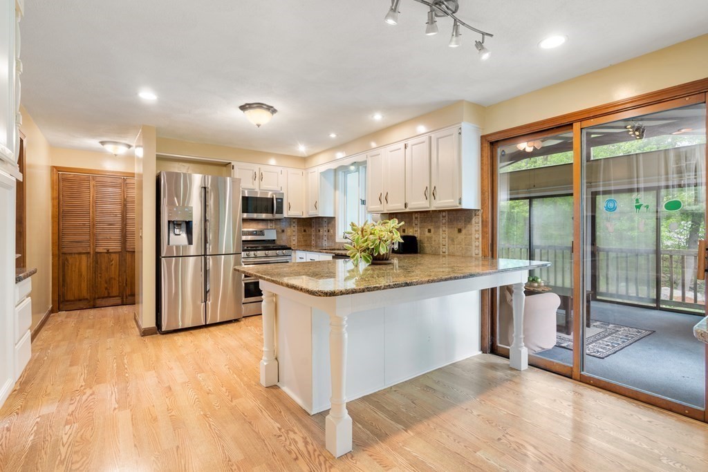 197 Simpson Road Marlborough, MA 01752 - Photo 7 of 36 Gallery Image 7