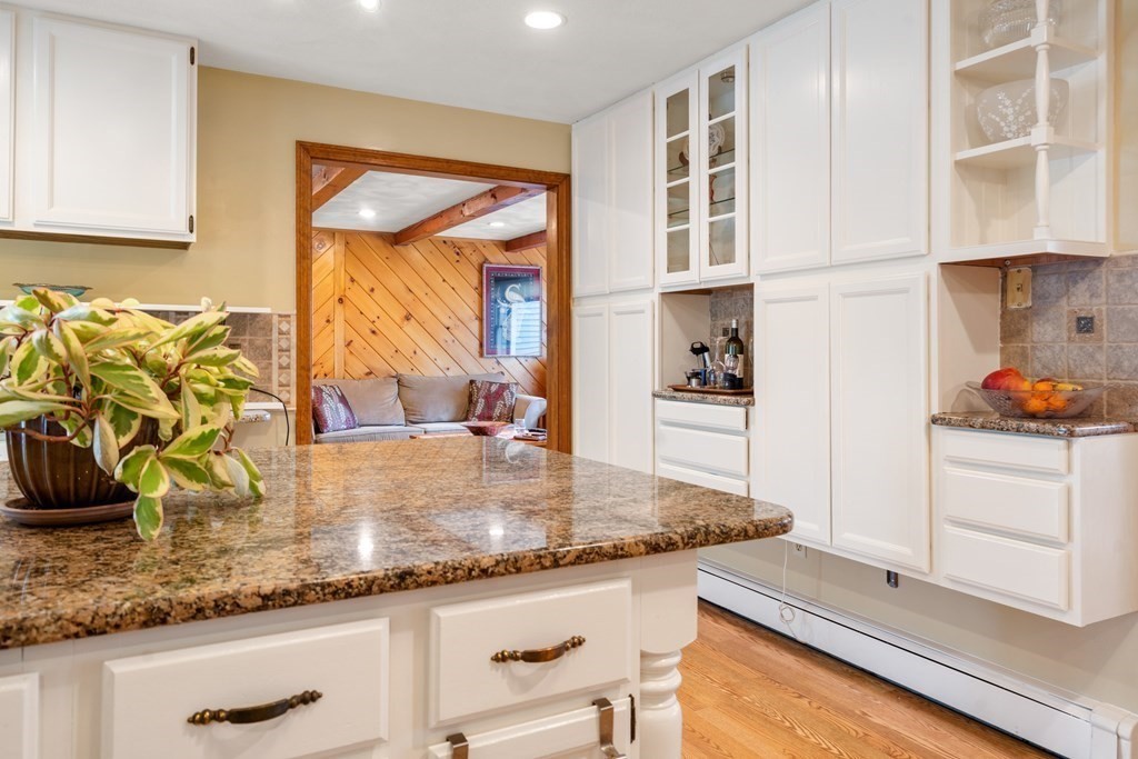 197 Simpson Road Marlborough, MA 01752 - Photo 8 of 36 Gallery Image 8