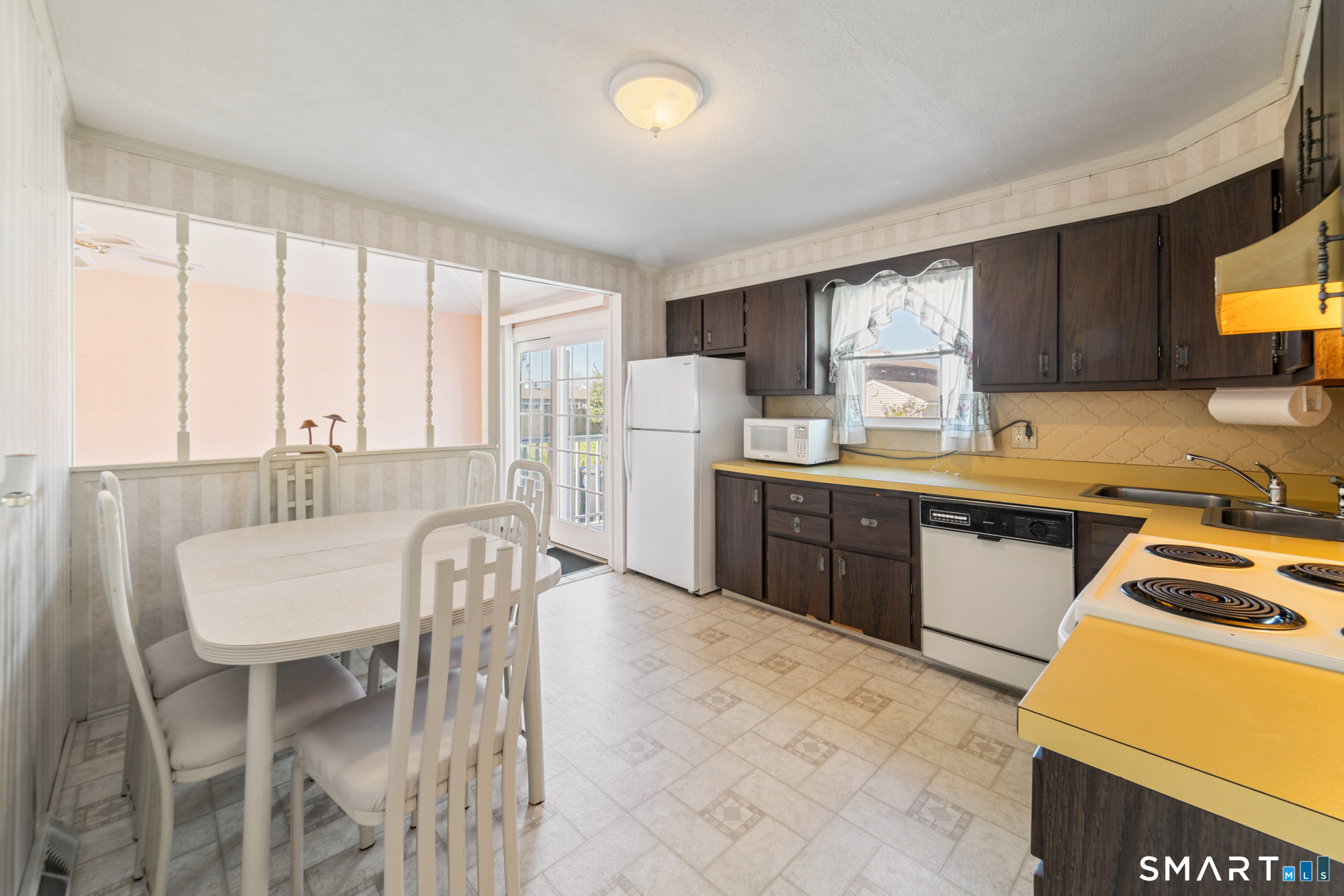 54 Coolridge Road Milford, CT 06460 - Photo 6 of 37