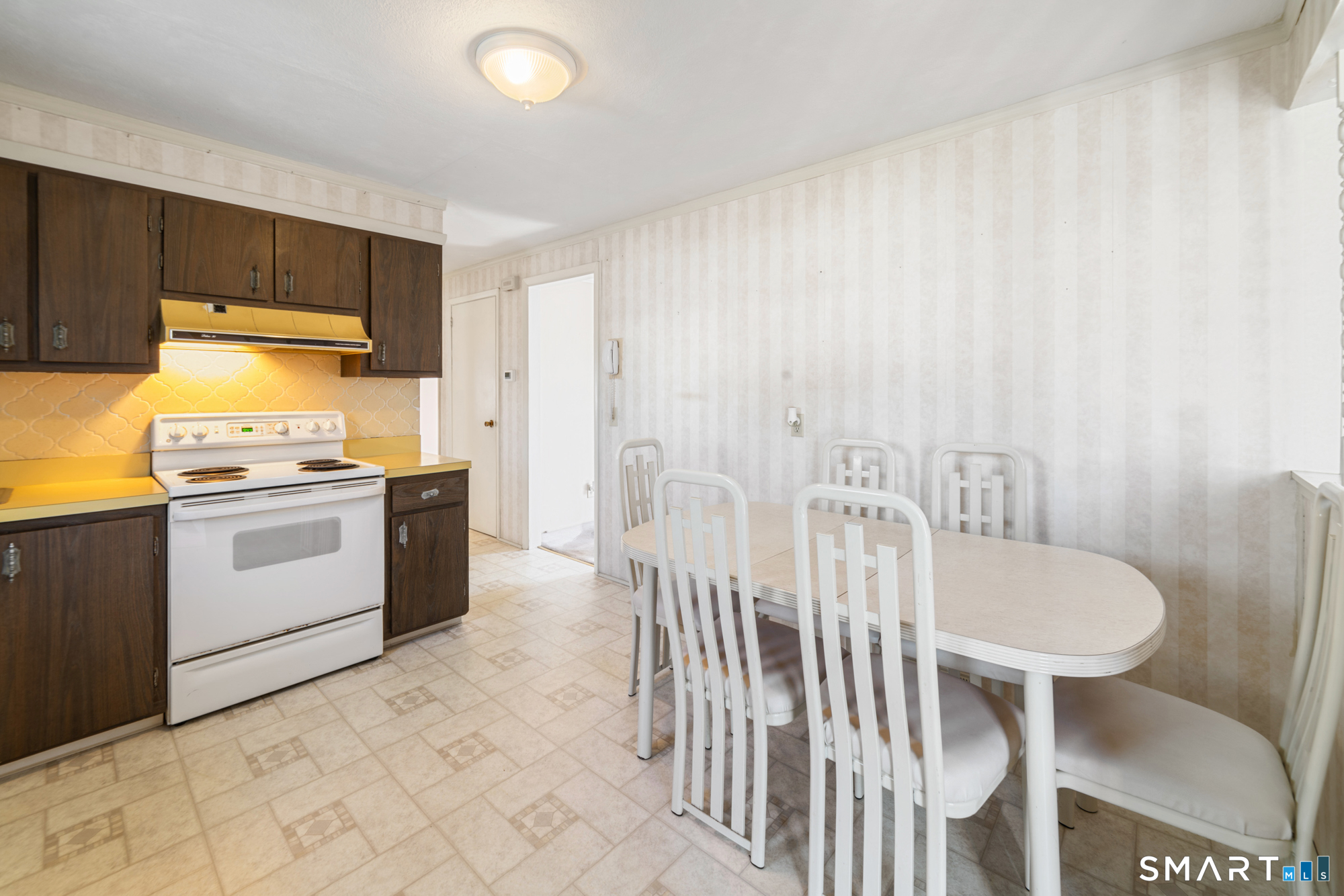 54 Coolridge Road Milford, CT 06460 - Photo 9 of 37