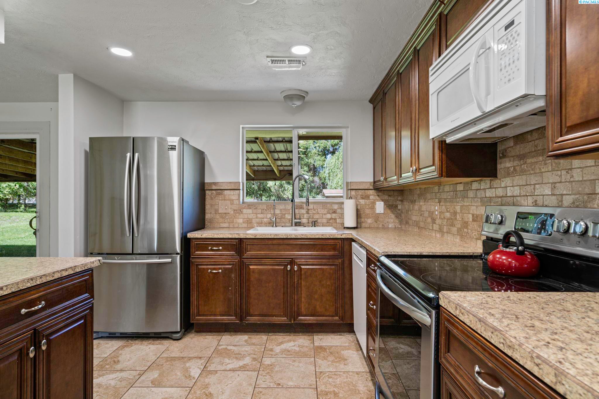 29304 South Gerards Road Kennewick, WA 99337 - Photo 16 of 47 Gallery Image 16