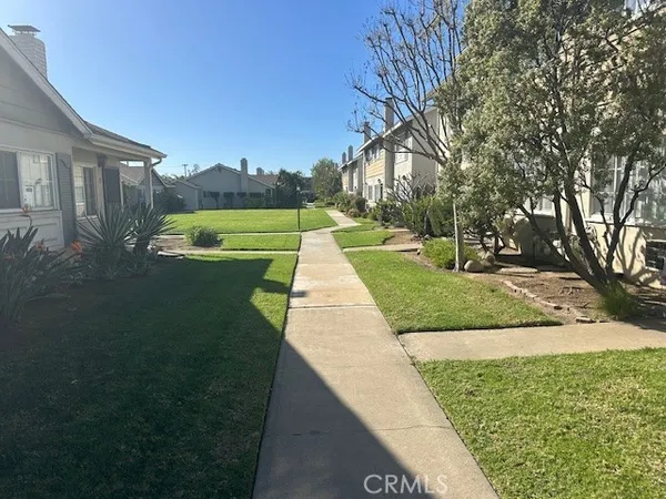 $2,695 | 1201 North California Street, Unit 16, Orange, CA 92867