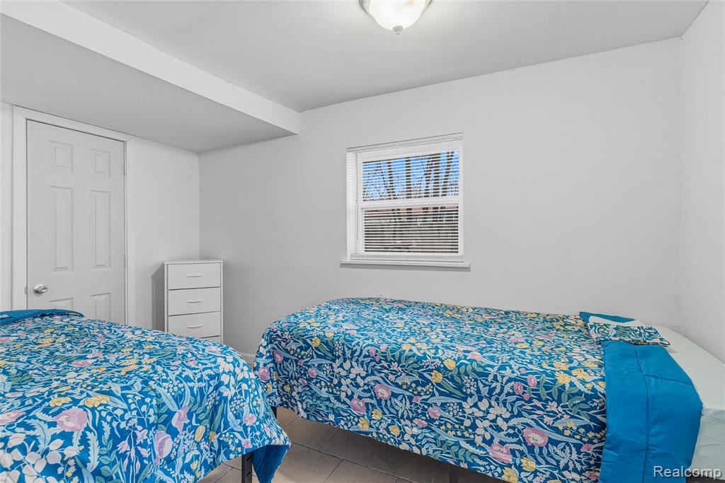 2033 Eberly Road Flint, MI 48532 - Photo 23 of 43 Gallery Image 23