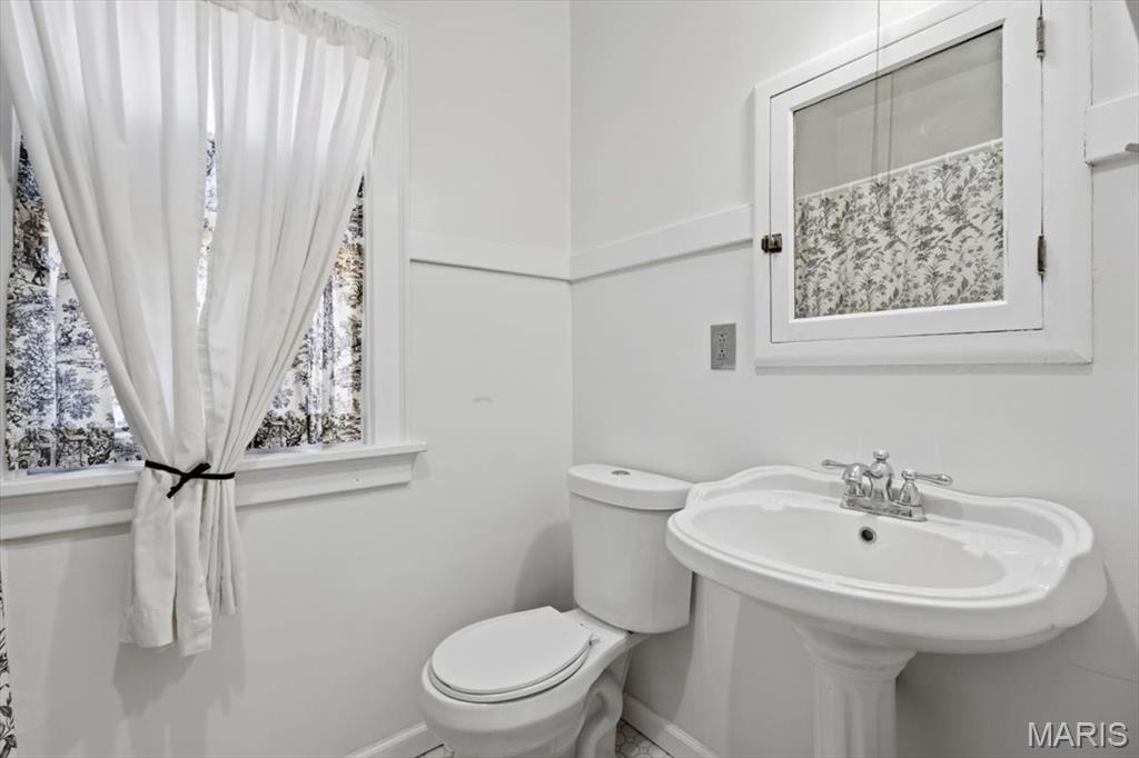 619 Carson Road Ferguson, MO 63135 - Photo 19 of 24 Gallery Image 19