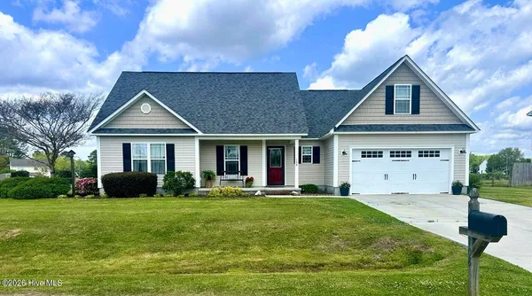 $295,000 | 108 High Cottage Lane, Richlands, NC 28574