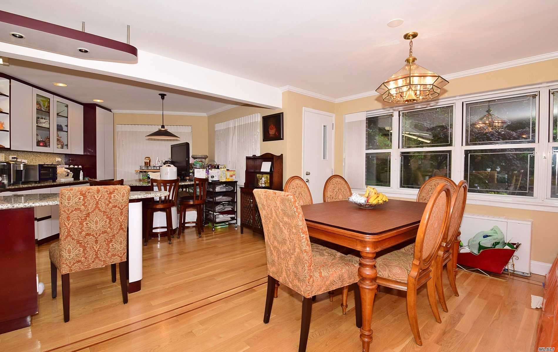 180 South Middle Neck Road, Unit 1M Great Neck, NY 11021 - Photo 4 of 17