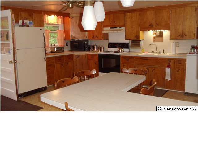 150 Freehold Road Manalapan, NJ 07726 - Photo 1 of 3 Primary Photo