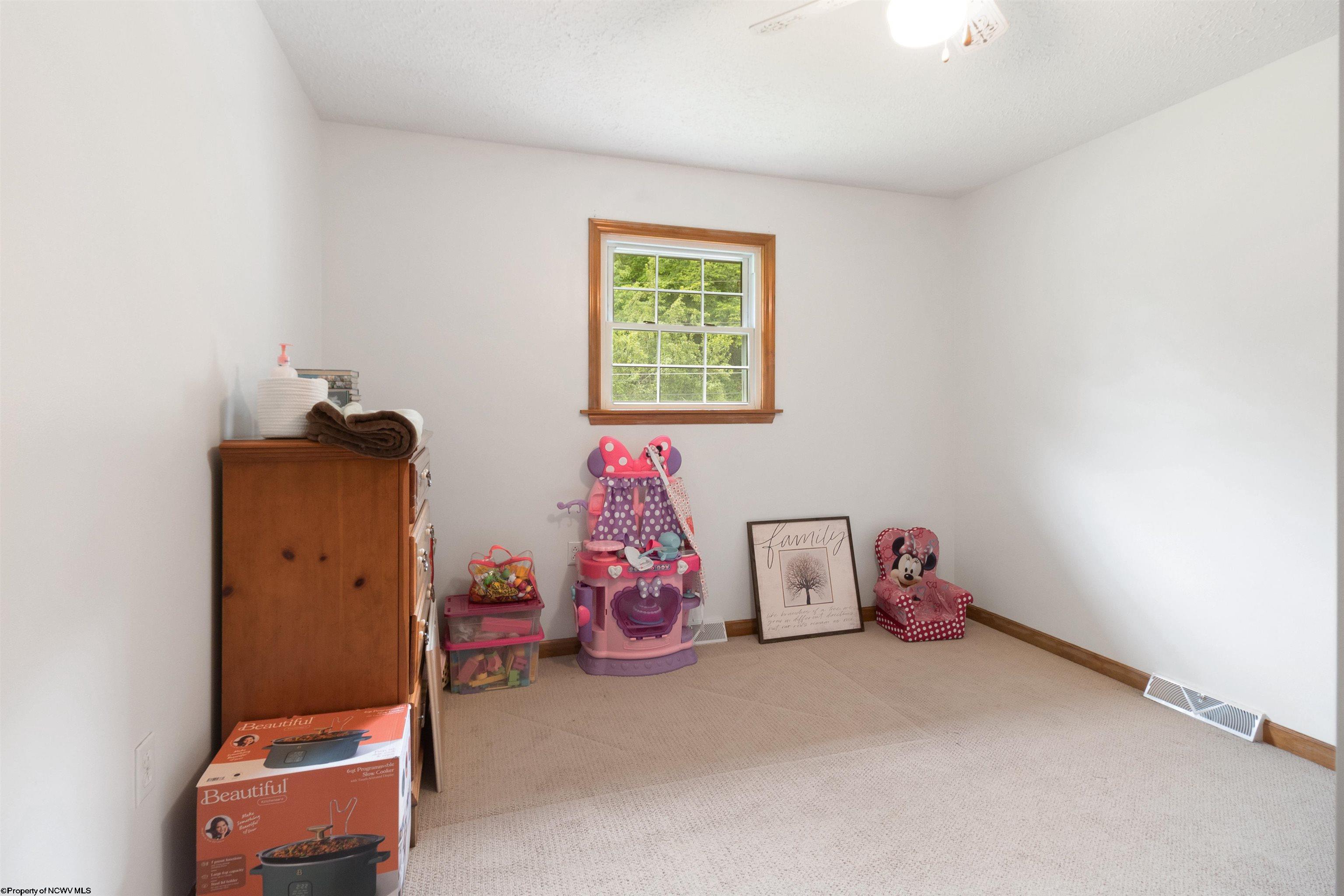 186 Grn Acrs Road Clarksburg, WV 26301 - Photo 14 of 20 Gallery Image 14