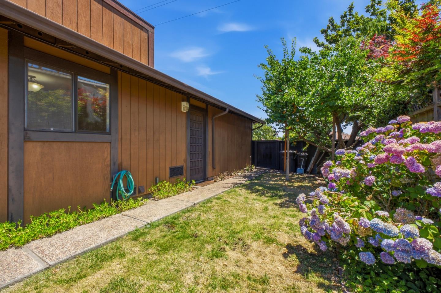 888 North Rengstorff Avenue Mountain View, CA 94043 - Photo 31 of 39