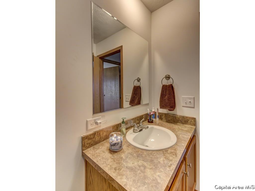 8650 Cardinal Hill Road Rochester, IL 62563 - Photo 20 of 32