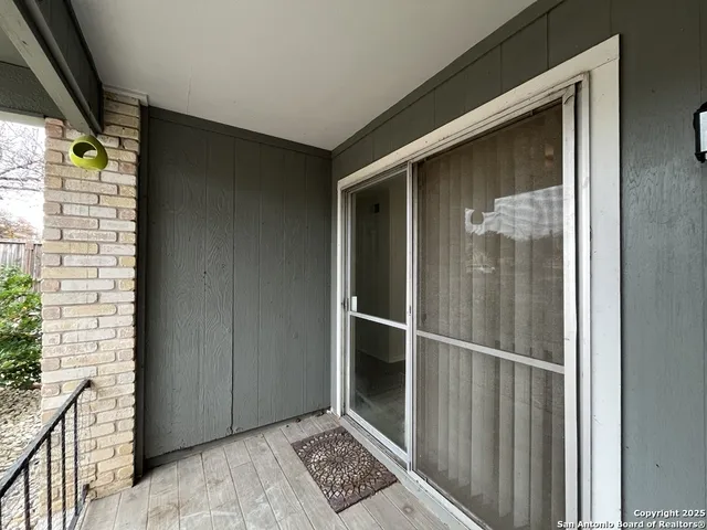 $895 | 311 East San Antonio Avenue, Unit 101, Boerne, TX 78006
