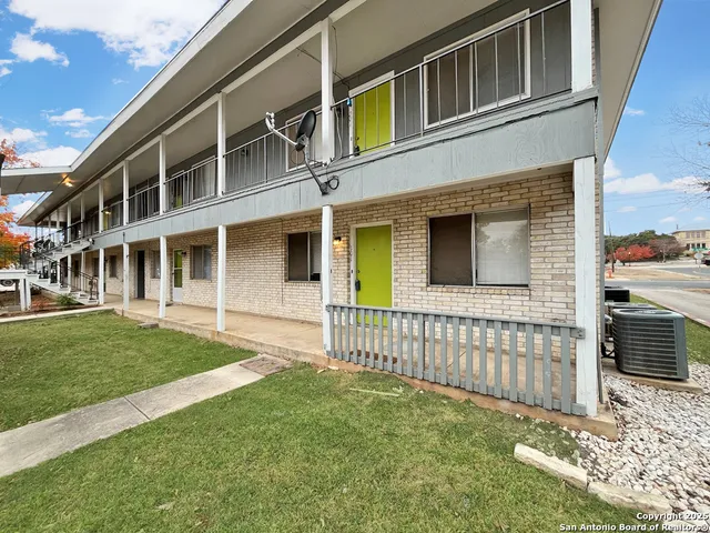 $850 | 311 East San Antonio Avenue, Unit 101, Boerne, TX 78006