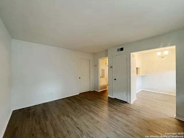 $895 | 311 East San Antonio Avenue, Unit 101, Boerne, TX 78006