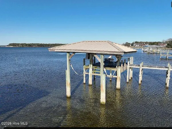 $674,900 | 615 Willbrook Circle, Sneads Ferry, NC 28460