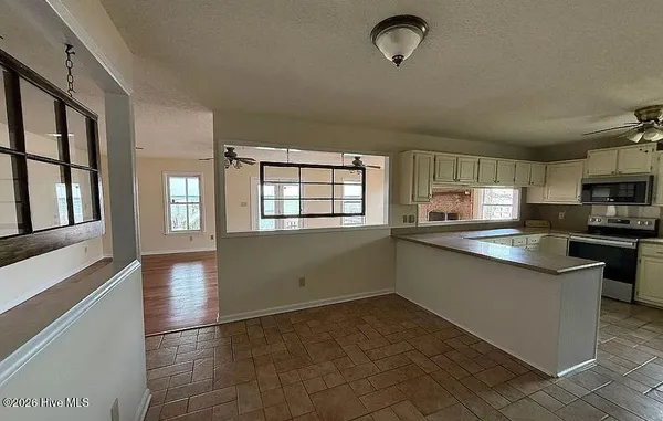 $674,900 | 615 Willbrook Circle, Sneads Ferry, NC 28460