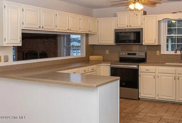 $674,900 | 615 Willbrook Circle, Sneads Ferry, NC 28460