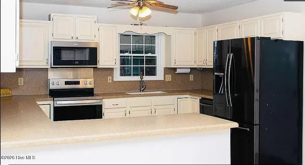$674,900 | 615 Willbrook Circle, Sneads Ferry, NC 28460
