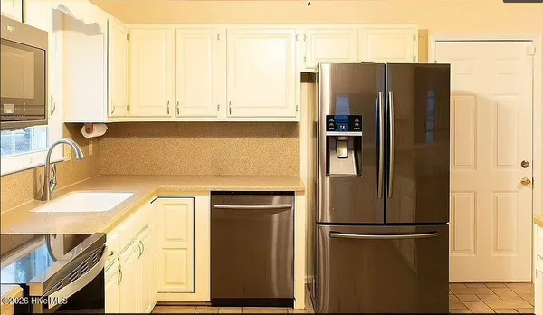 $674,900 | 615 Willbrook Circle, Sneads Ferry, NC 28460