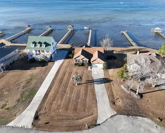 $674,900 | 615 Willbrook Circle, Sneads Ferry, NC 28460