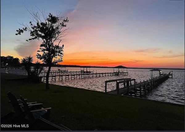 $674,900 | 615 Willbrook Circle, Sneads Ferry, NC 28460