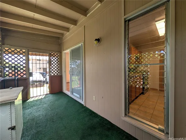 a view of livingroom with furniture