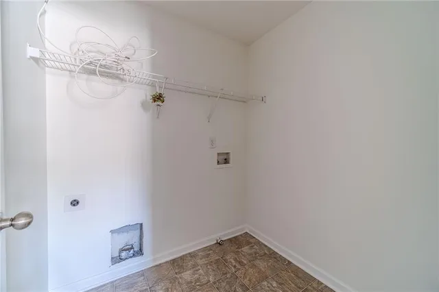 a view of empty room with window