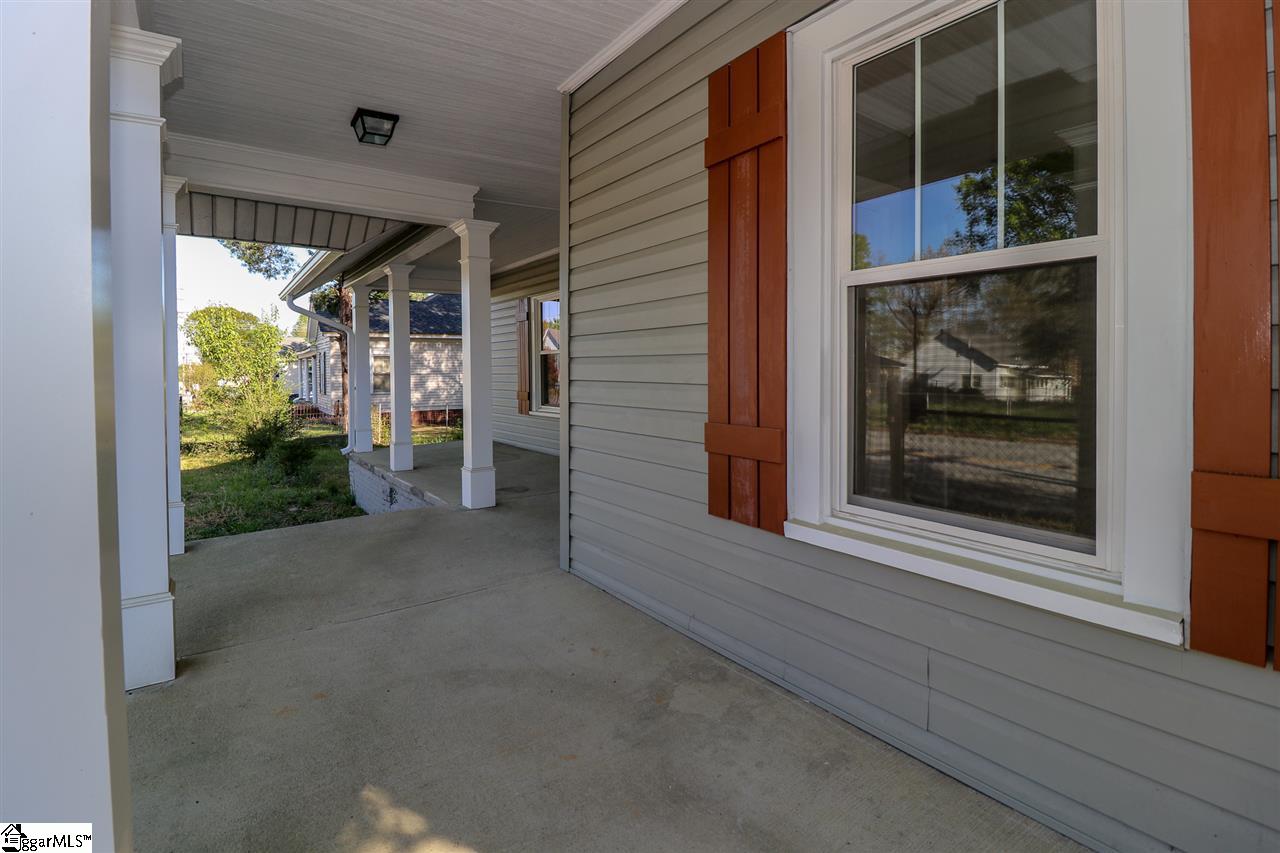 619 West Parker Road Greenville, SC 29611 - Photo 3 of 24 Gallery Image 3