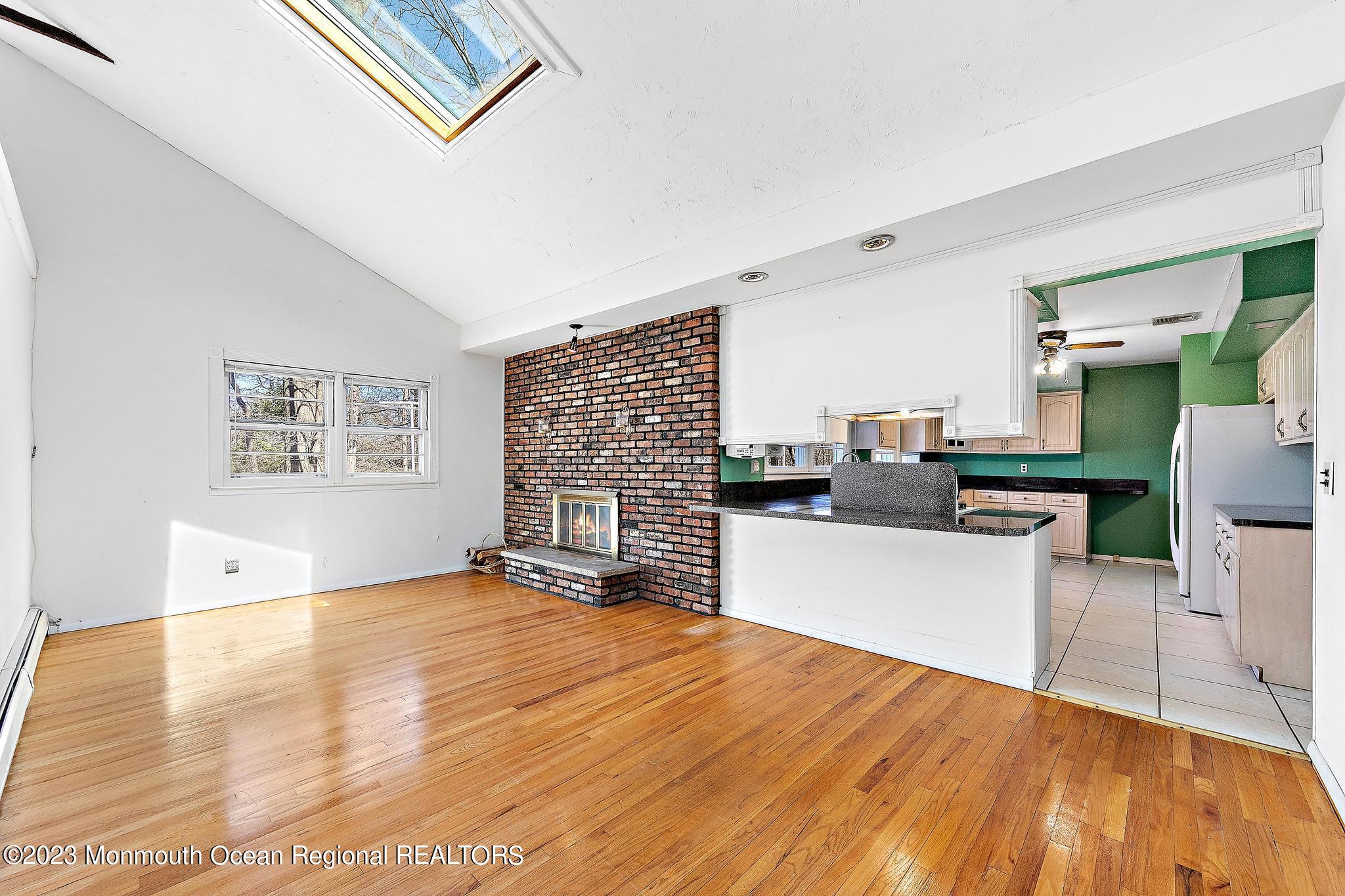 5 Edgewood Drive Holmdel, NJ 07733 - Photo 16 of 46 Family Room