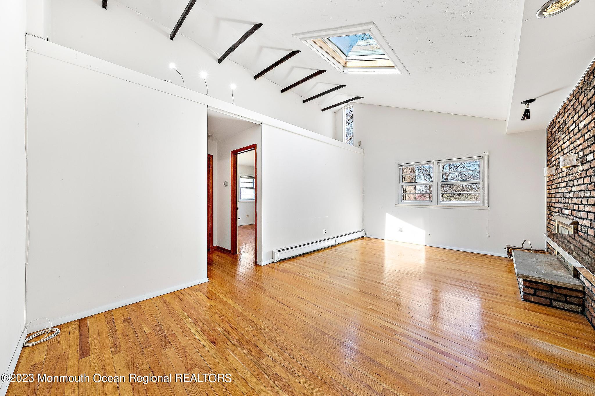 5 Edgewood Drive Holmdel, NJ 07733 - Photo 17 of 46 Family Room