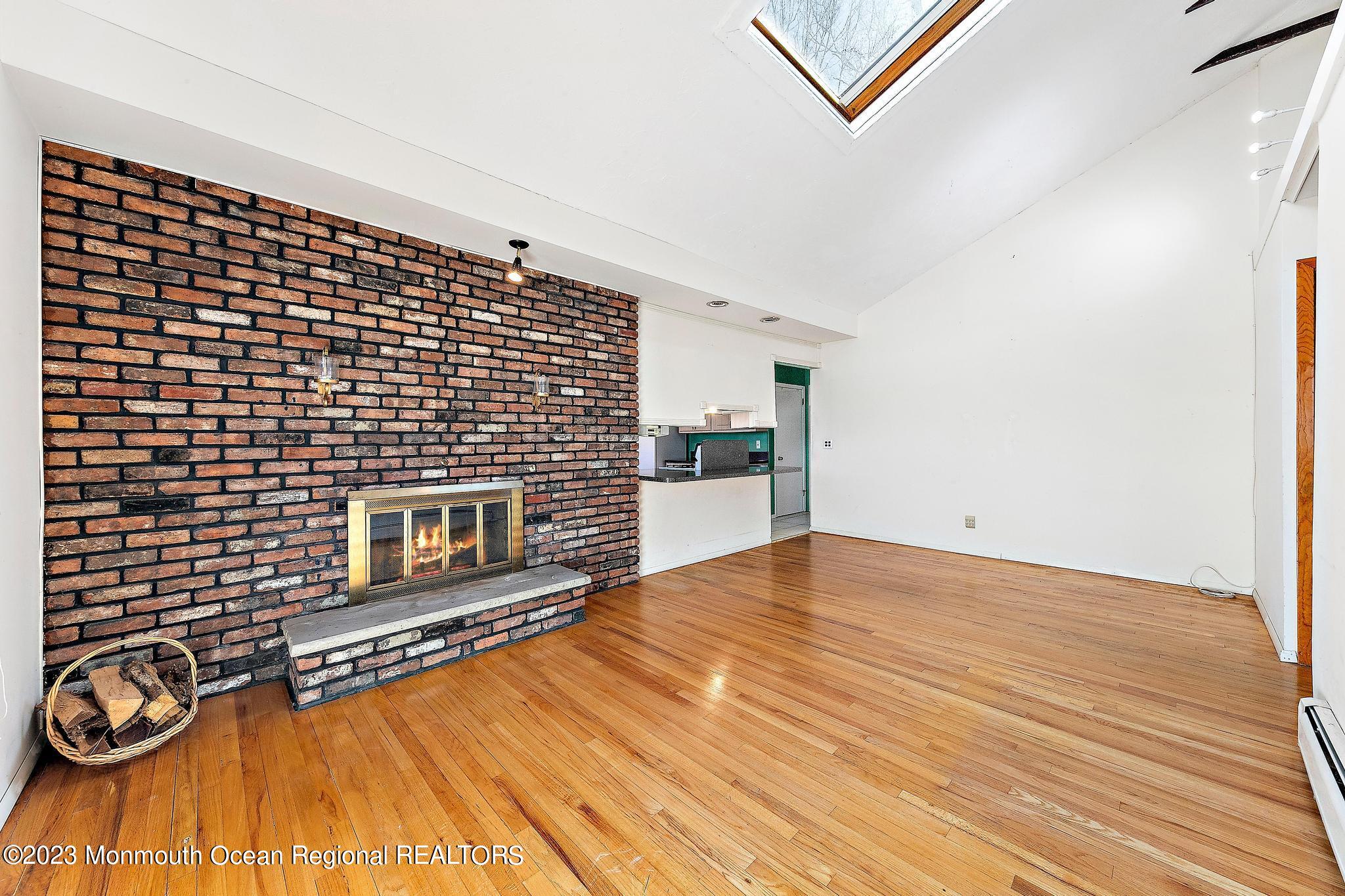 5 Edgewood Drive Holmdel, NJ 07733 - Photo 18 of 46 Family Room