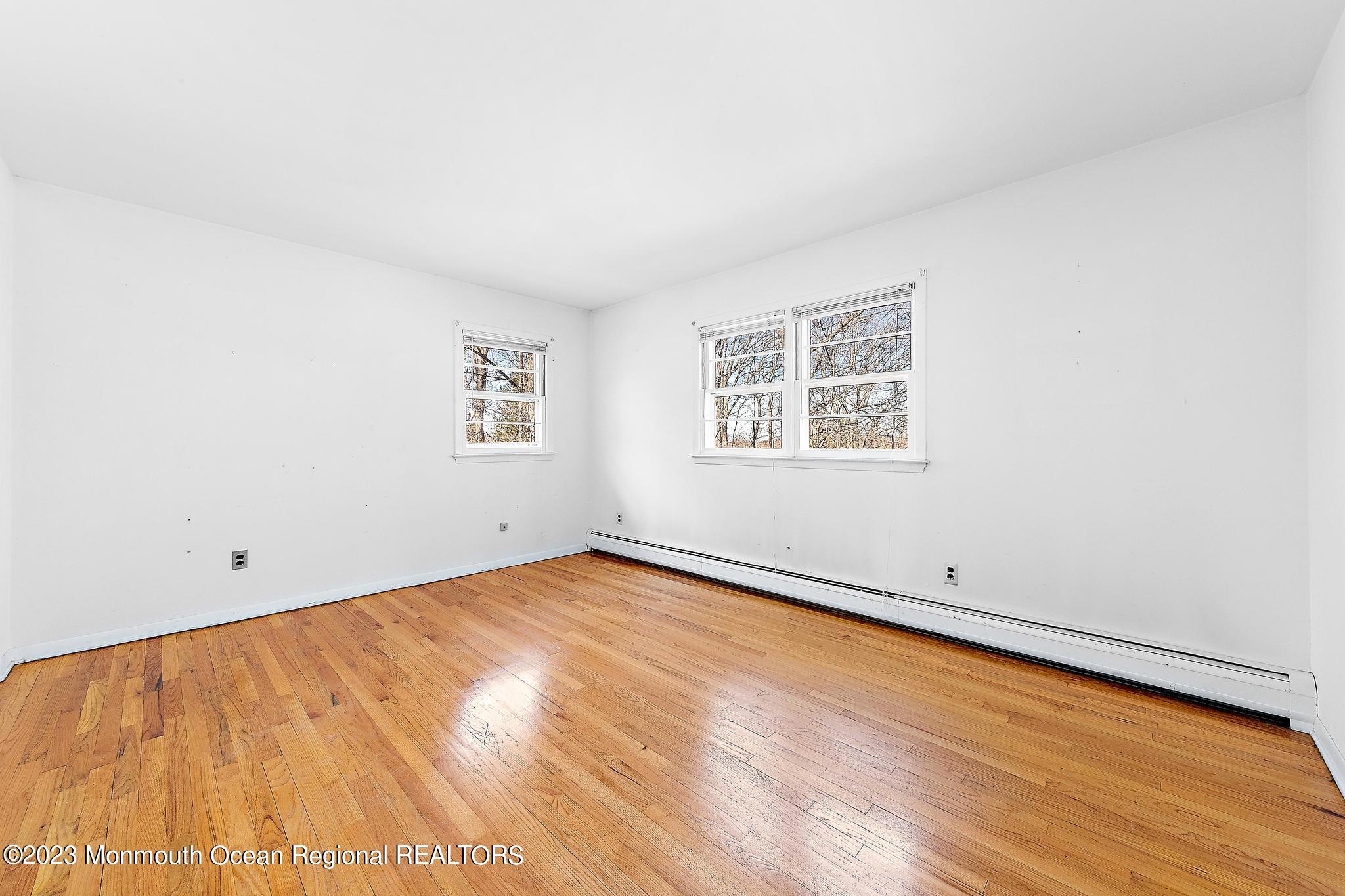 5 Edgewood Drive Holmdel, NJ 07733 - Photo 19 of 46 Bedroom 1