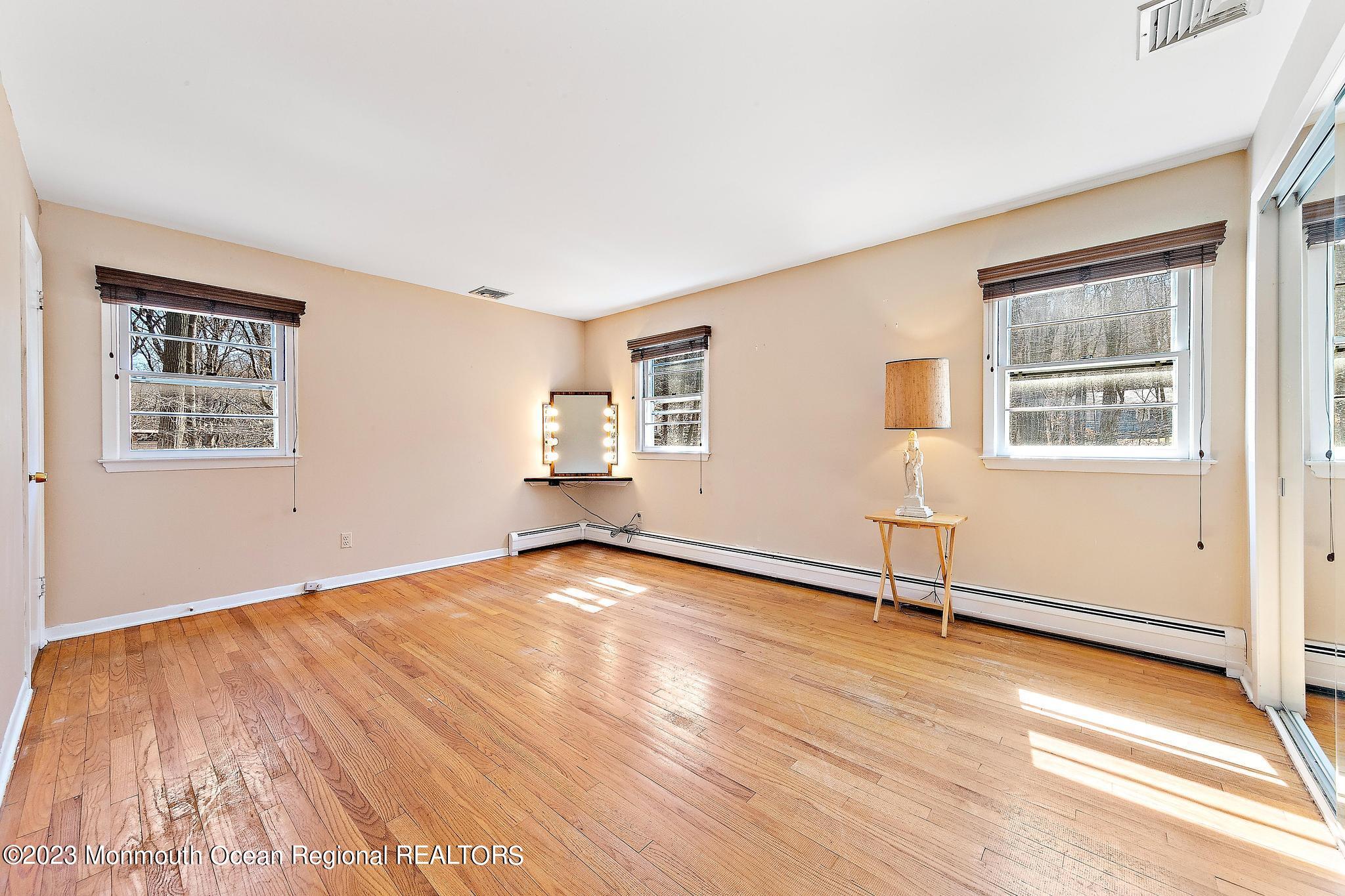 5 Edgewood Drive Holmdel, NJ 07733 - Photo 21 of 46 Master Bedroom