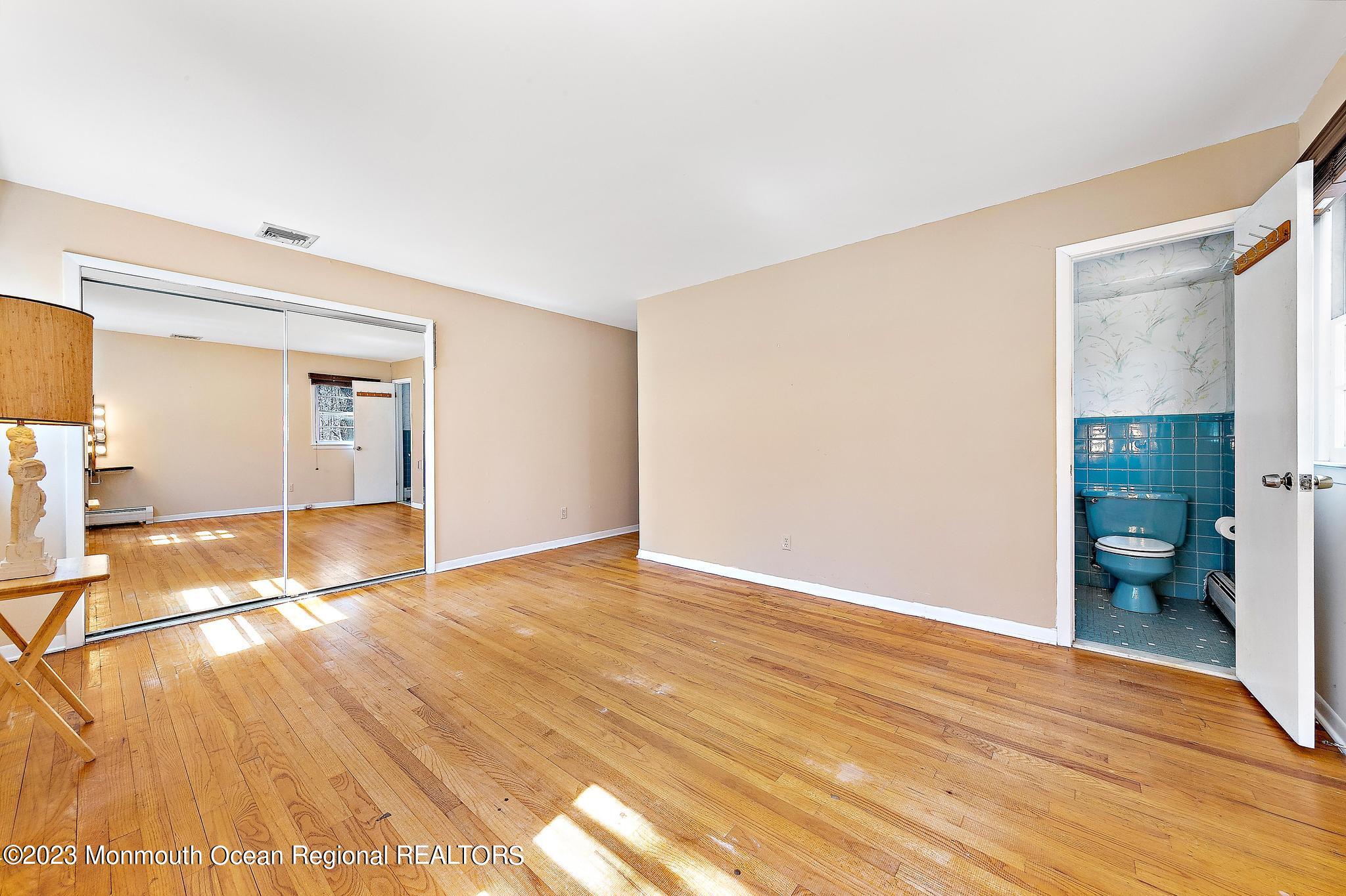 5 Edgewood Drive Holmdel, NJ 07733 - Photo 22 of 46 Master Bedroom