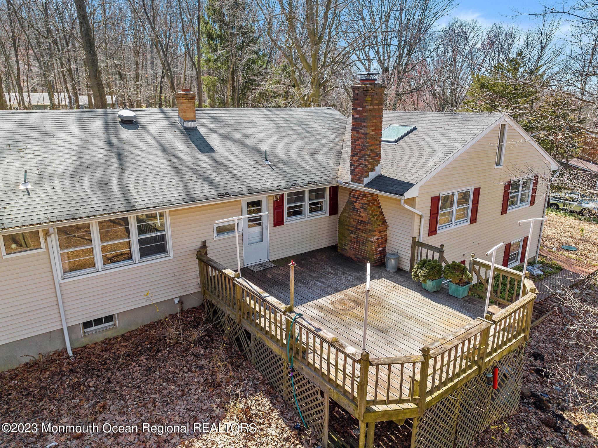 5 Edgewood Drive Holmdel, NJ 07733 - Photo 34 of 46 Deck