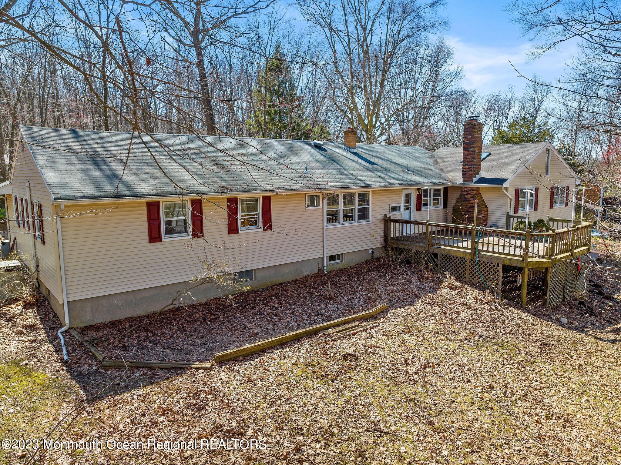 5 Edgewood Drive Holmdel, NJ 07733 - Photo 36 of 46 Yard