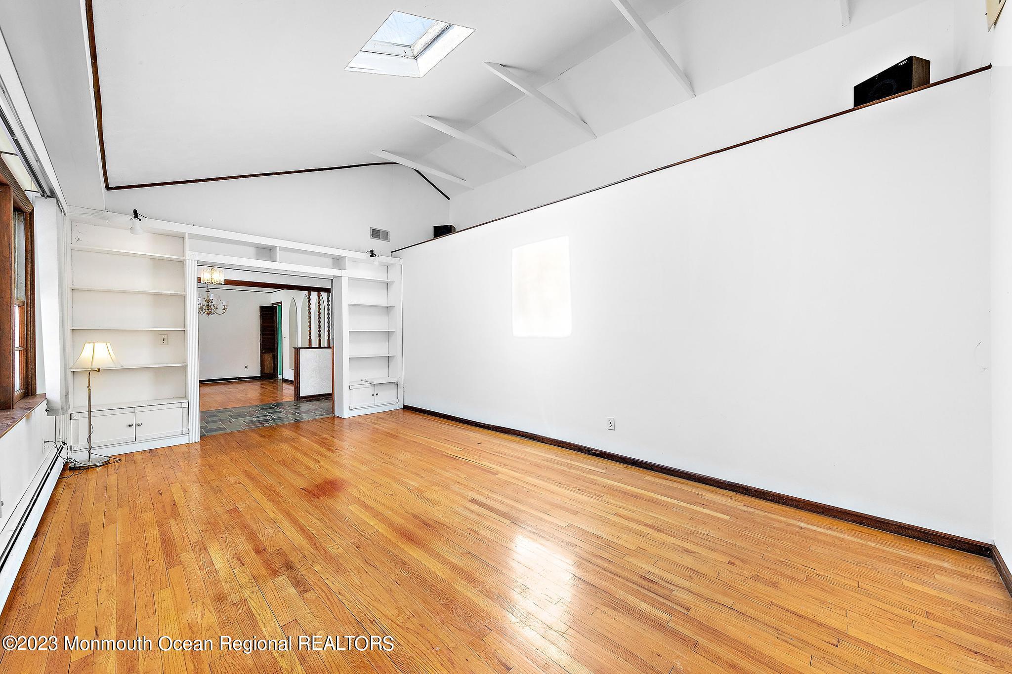 5 Edgewood Drive Holmdel, NJ 07733 - Photo 6 of 46 Living Room
